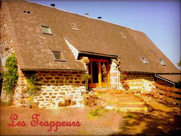 Gîte pour 5 personnes, avec jardin et balcon à Laqueuille