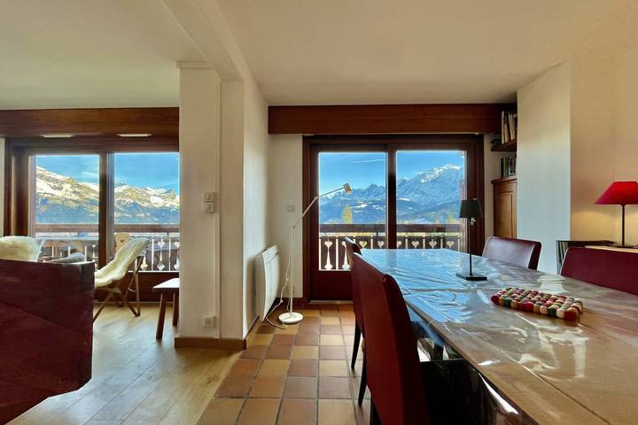 Entire apartment, Stay in the mountains with stunning views in Combloux, Pays du Mont-Blanc