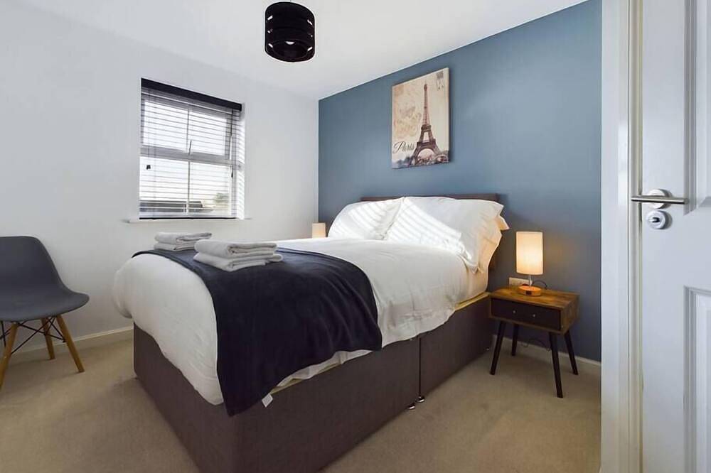 Entire 3-Brhouse in Stafford Parking/wi-fi/netflix in Stafford, Staffordshire