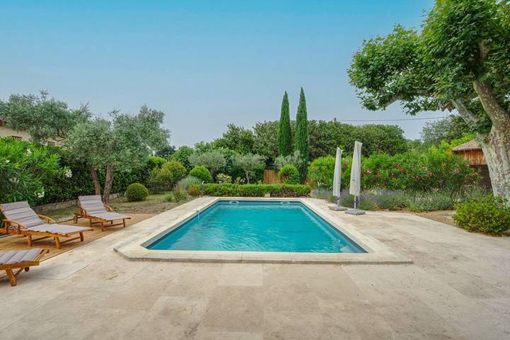 Location de vacances pour 10 personnes, avec jardin et terrasse à Saint-Étienne-du-Grès - 2