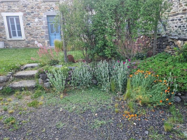 Location de vacances pour 6 personnes, avec terrasse et jardin à Blesle - 4