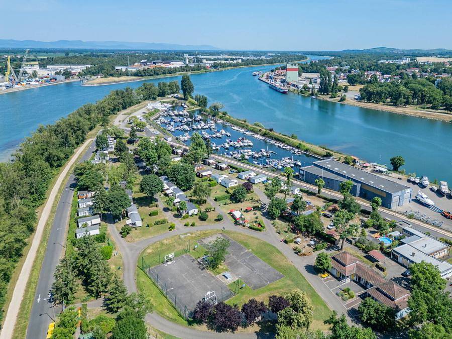 Camping L’Île du Rhin - Mobilhome 4 personnes - Comfort | 2 Ch. | 4 Pers. | Terrasse simple in Biesheim, Région de Colmar