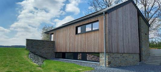 Location de vacances pour 10 personnes, avec vue ainsi que jardin et terrasse dans Montleban