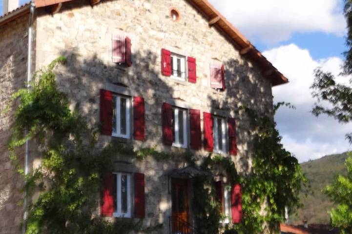 Gîte pour 9 personnes, avec jardin et terrasse à Sainte-Agathe