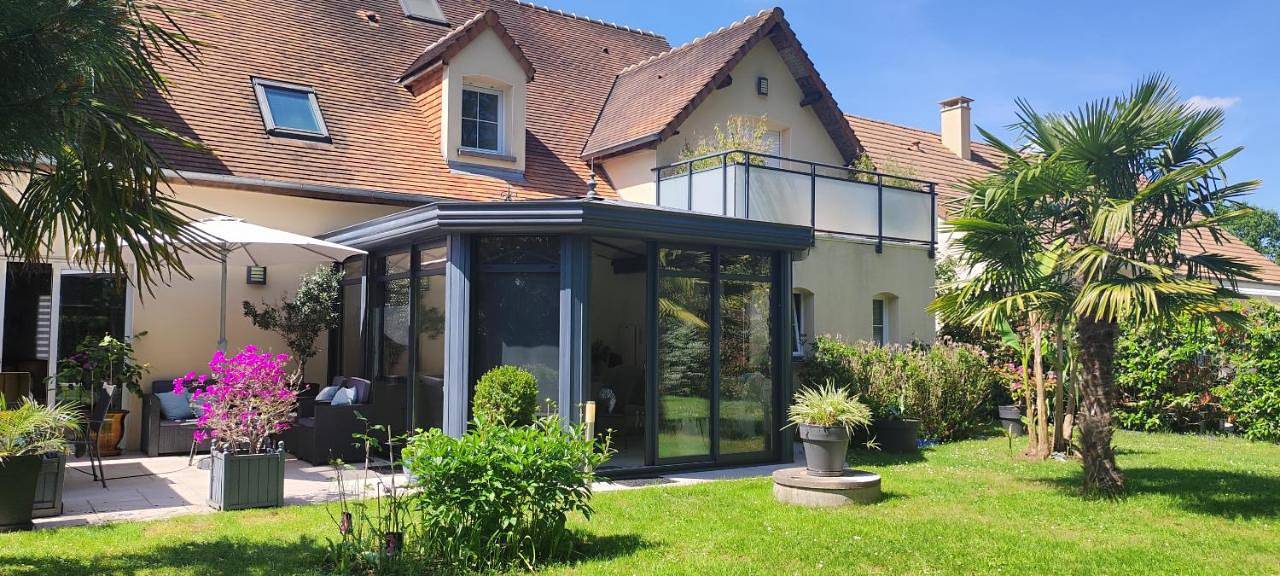 Jolie maison d'hôtes in Changé, Sarthe