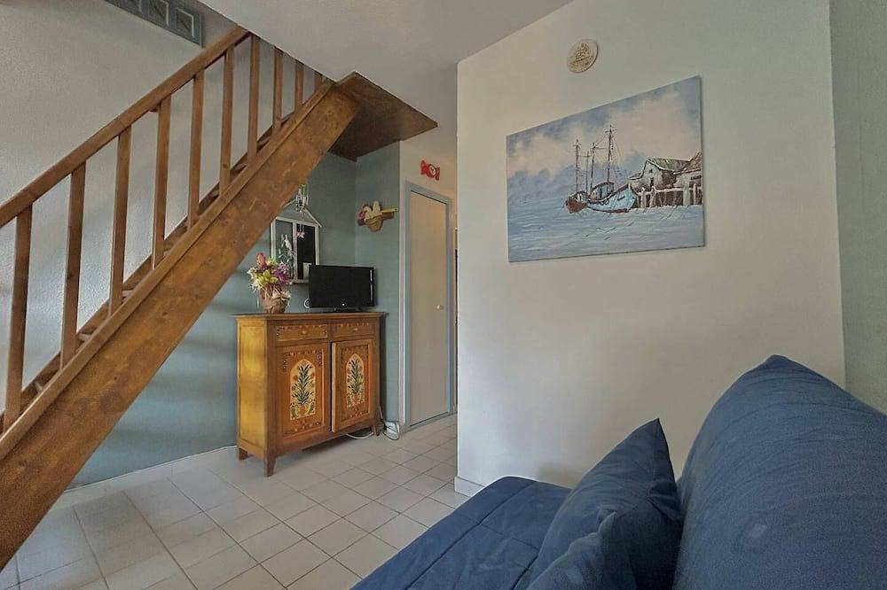 Entire apartment, Nice 3 room duplex with terrace and private parking 5Popl10 in Le Barcarès, Côte d'Améthyste