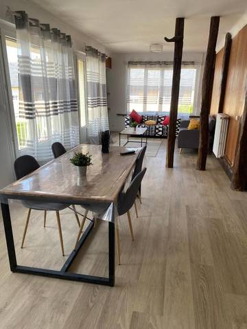 Gîte pour 8 personnes, avec balcon à Colombelles