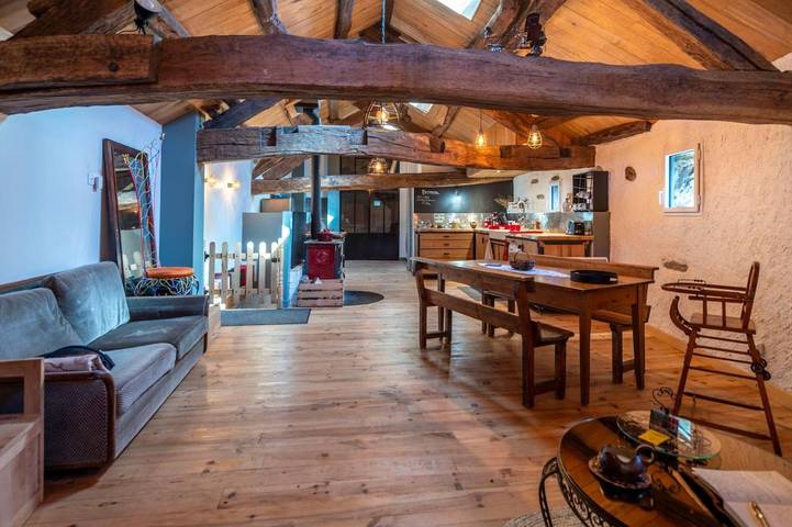 Gîte pour 2 personnes, avec jardin, animaux acceptés à Cambounès