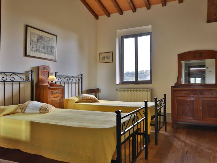 Agriturismo per 7 persone, con piscina e giardino a Reggello