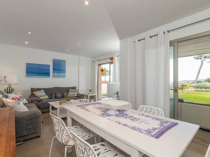 Las Gaviotas - Spectacular beachfront villa with garden in Platja de Muro in Playa de Muro, Muro