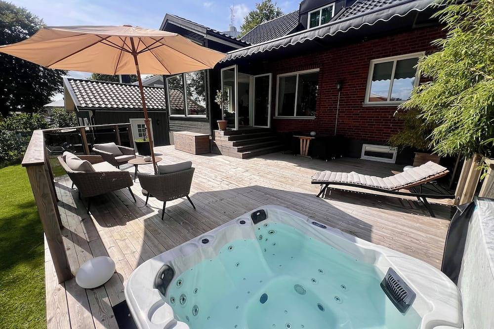 Stylish Villa, Terrace & Garden in Ljungby, Kronoberg