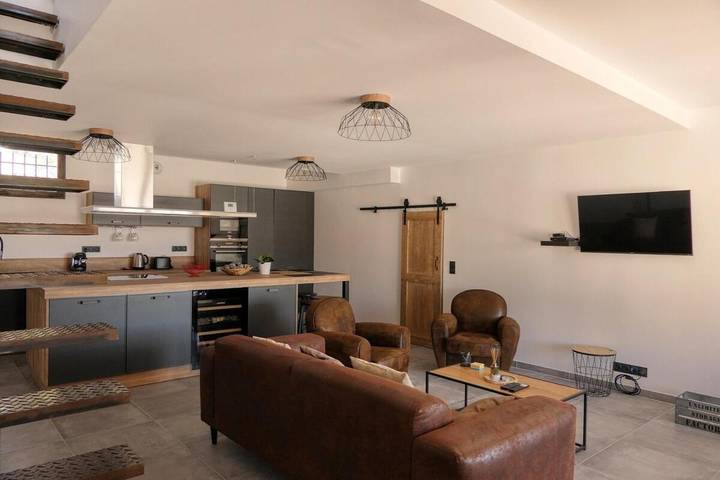 Location de vacances pour 6 personnes, avec piscine ainsi que balcon et vue à Vacqueyras - 4