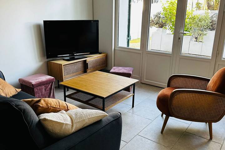 Gîte pour 8 personnes, avec jardin, adapté aux familles dans Plage Benoît - 2