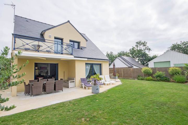 Gîte pour 8 personnes, avec jardin dans Penvins - 4