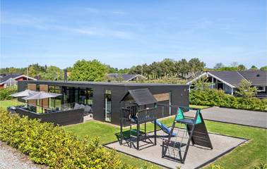 Ferienhaus für 10 Personen, mit Terrasse und Garten sowie Sauna in Pøt Strandby