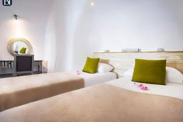 Villa for 4 People in Ormos Ammoudiou, Oia, Photo 4