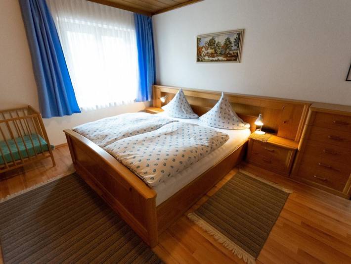 Ferienwohnung für 7 Personen, mit Terrasse und Garten sowie Pool in Flattach