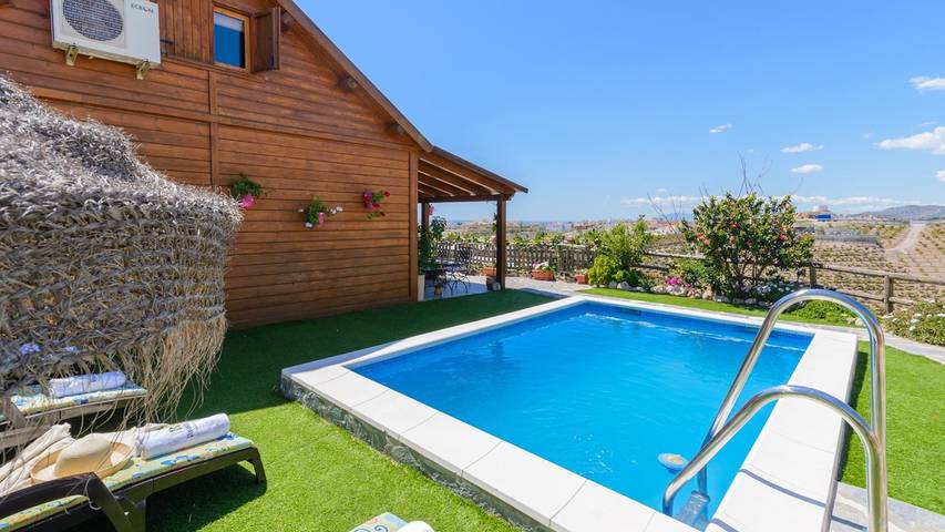 Villa für 4 Personen, mit Balkon/Terrasse und Pool - 1