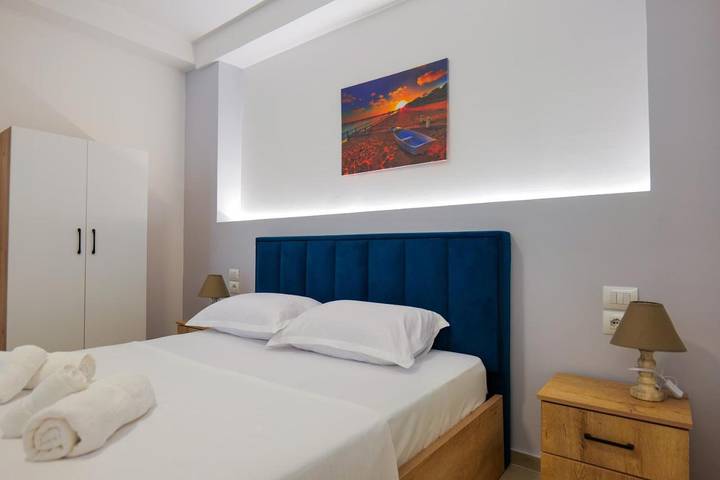 B&b per 3 persone, con Balcone e Terrazza nonché Giardino a Ksamil