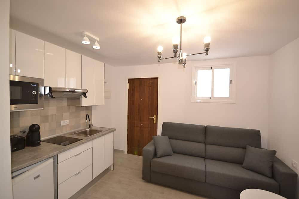 Entire apartment, Pequeño y cómodo estudio para descansar in Playa de las Américas, Arona