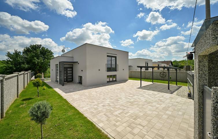 Stilvolle 156 m² große Wohnung mit Pool, Terrasse und Grill in Bjelovar-Bilogora