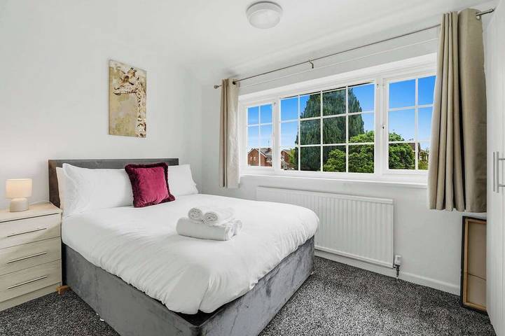 Comfortable 3 bed house near Bedgrove park in Aylesbury, Chiltern Hills