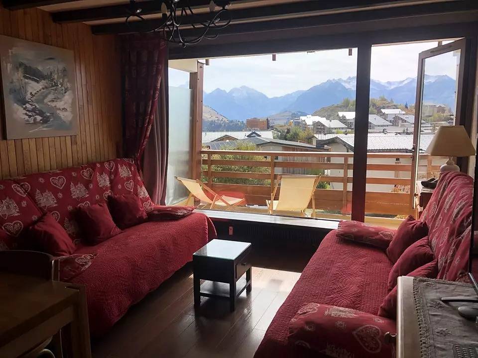 Entire studio, Alpe Apartment The Future Of The Nel Rif in Huez, Écrins National Park