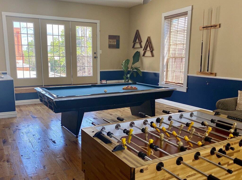 Historisches Loft in der Innenstadt | 9 + betten | 10 min nach Louisville Expo & Churchill in New Albany, Indiana