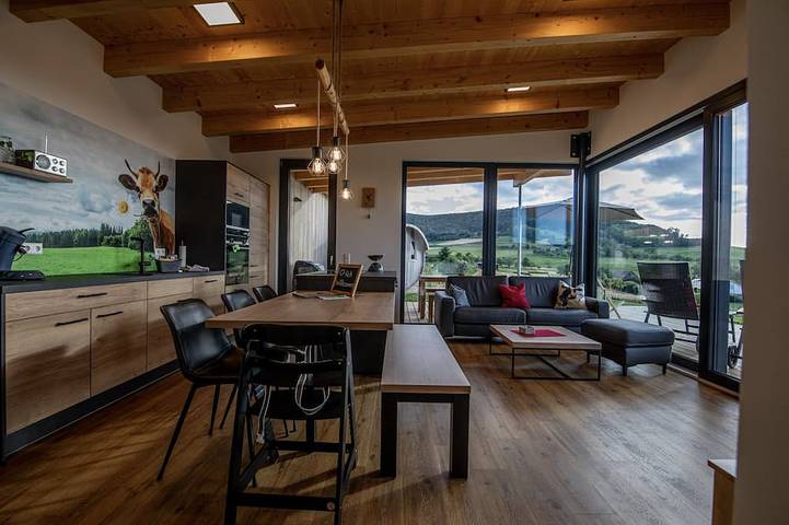 Ferienwohnung für 5 Personen, mit Balkon und Garten sowie Sauna in Geisingen