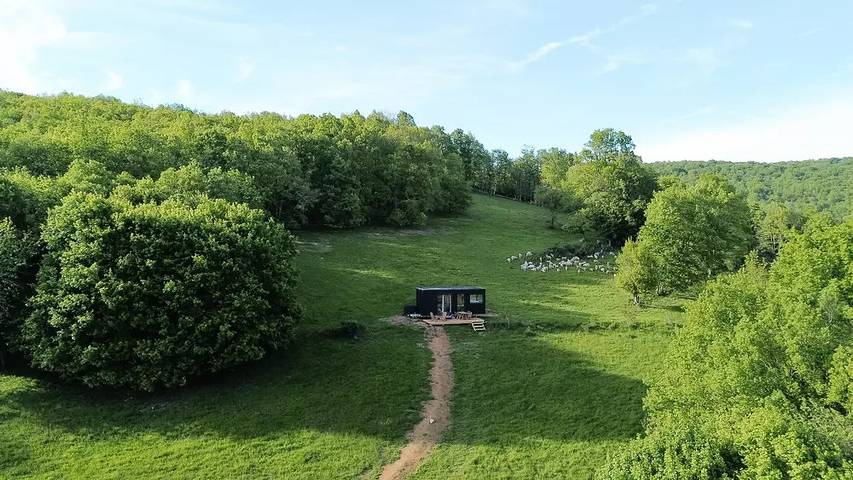 Ganze Wohnung, Tiny Haus Blick Pyrenäen umgeben von Ziegen in Ausseing, Haute-Garonne