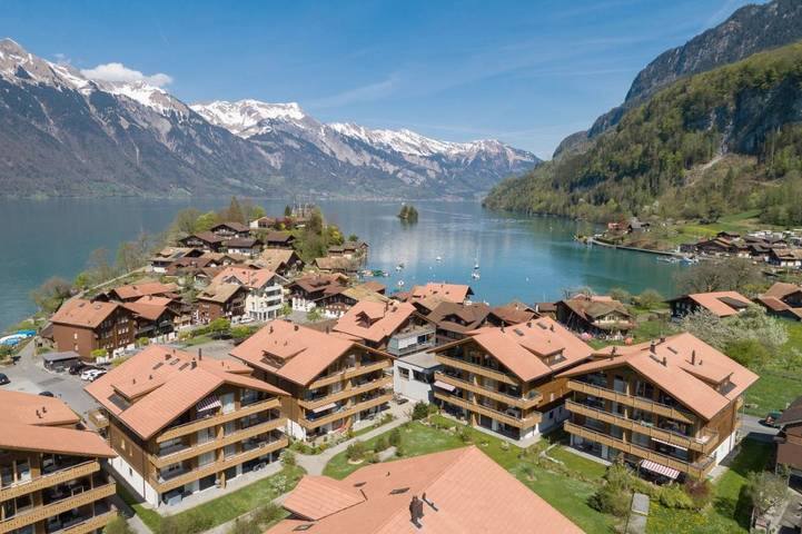 Ferienwohnung für 6 Personen, mit Balkon und Terrasse sowie Garten und Pool in Iseltwald