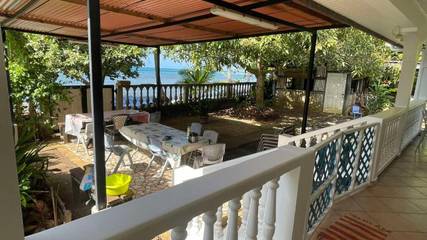Cottage pour 2 personnes, avec terrasse ainsi que jardin et vue dans Polynésie française