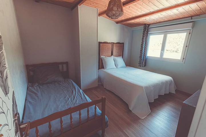 Location de vacances pour 5 personnes, avec terrasse ainsi que piscine et jardin à Payzac (Dordogne) - 3