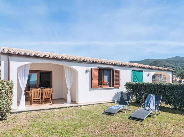 Villa per 4 persone, con piscina e terrazza in Badesi