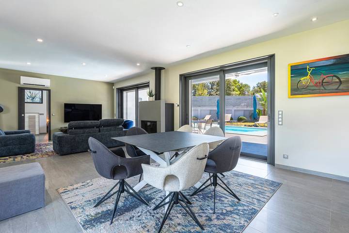 Location de vacances pour 6 personnes, avec terrasse ainsi que piscine et jardin dans Sainte-Lucie de Porto-Vecchio - 4