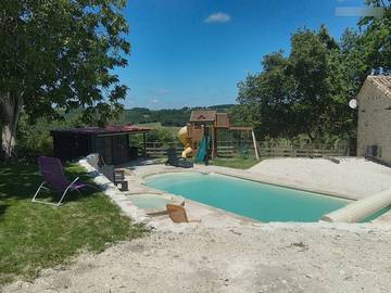 Gîte pour 11 personnes, avec jacuzzi et piscine ainsi que terrasse et jardin à Bourg-de-Visa