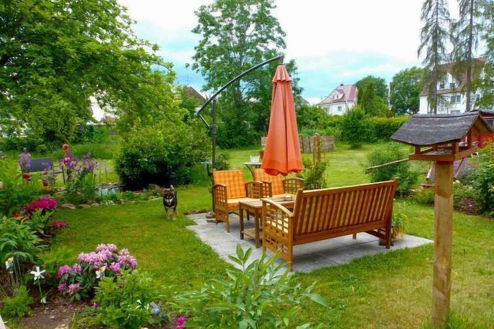 Ferienhaus für 6 Personen, mit Balkon/Terrasse und Terrasse sowie Garten