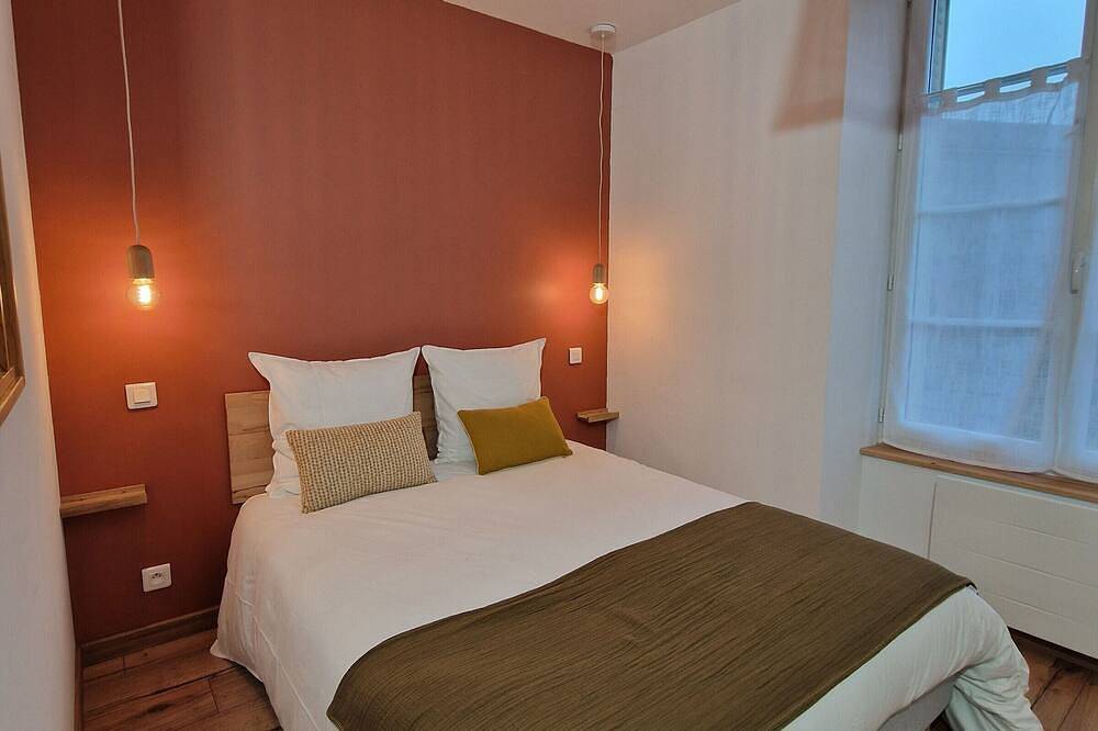 Entire apartment, Quiet studio in central Châteauroux with parking in Châteauroux, Châteauroux region