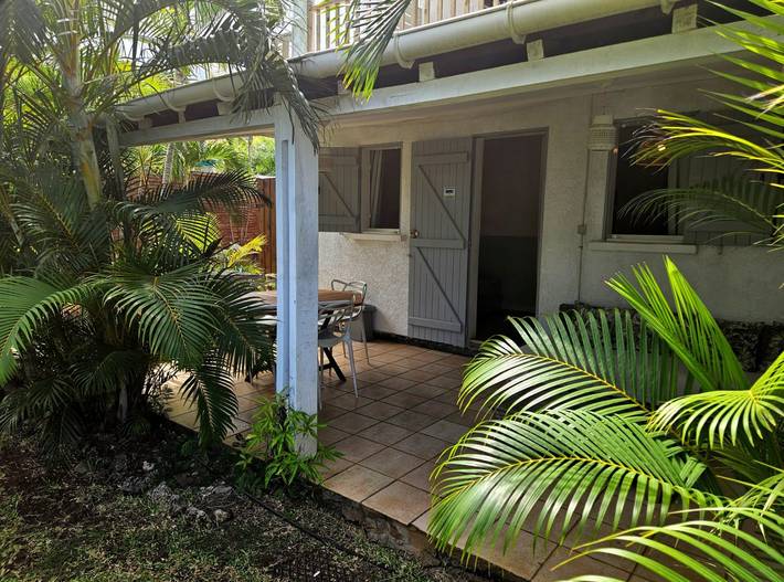 Studio pour 4 personnes, avec terrasse ainsi que jardin et piscine
