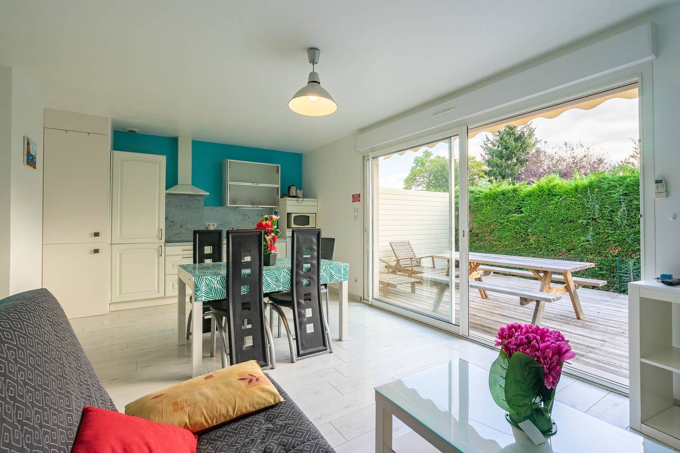 Entire apartment, Apartment 'Le Clos Du Champ De L'Amour - Ile Madame' with Private Pool, Wi-Fi, and Ac in Saint-Simon-de-Bordes, Jonzac region