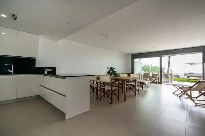 Villa pour 6 personnes, avec piscine et vue ainsi que terrasse et jardin, animaux acceptés à Alicante - 2