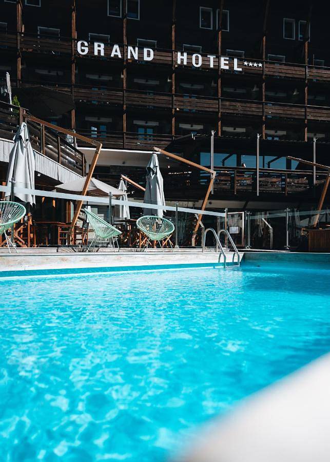 Hôtel pour 2 personnes, avec terrasse et piscine, animaux acceptés