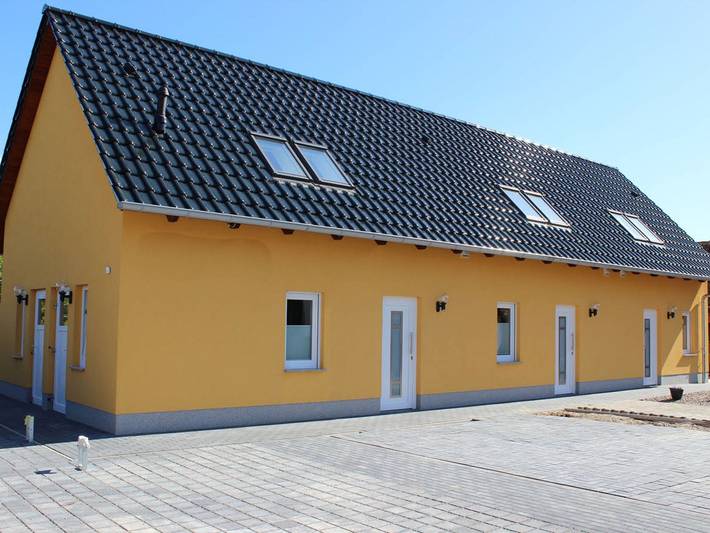 Ferienwohnung für 24 Personen, mit Terrasse und Garten in Karlshagen - 2