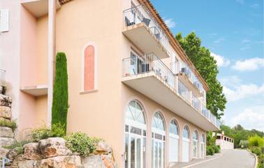 Cottage pour 4 personnes, avec piscine et terrasse à Callian