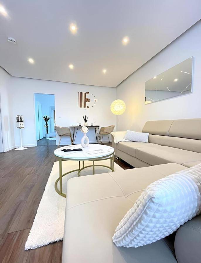 Ferienwohnung für 4 Personen, mit Balkon und Terrasse sowie Seeblick und Ausblick in Hannover