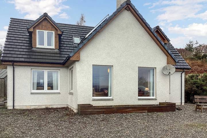 Glamping for 7 people, with garden in Loch Ness