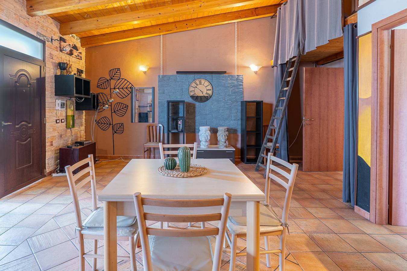 Ganze Wohnung, Apartment 'Pathos Retreat Melograno' mit Gemeinschaftspool, Wlan und Klimaanlage in Syrakus, Syrakus Provinz