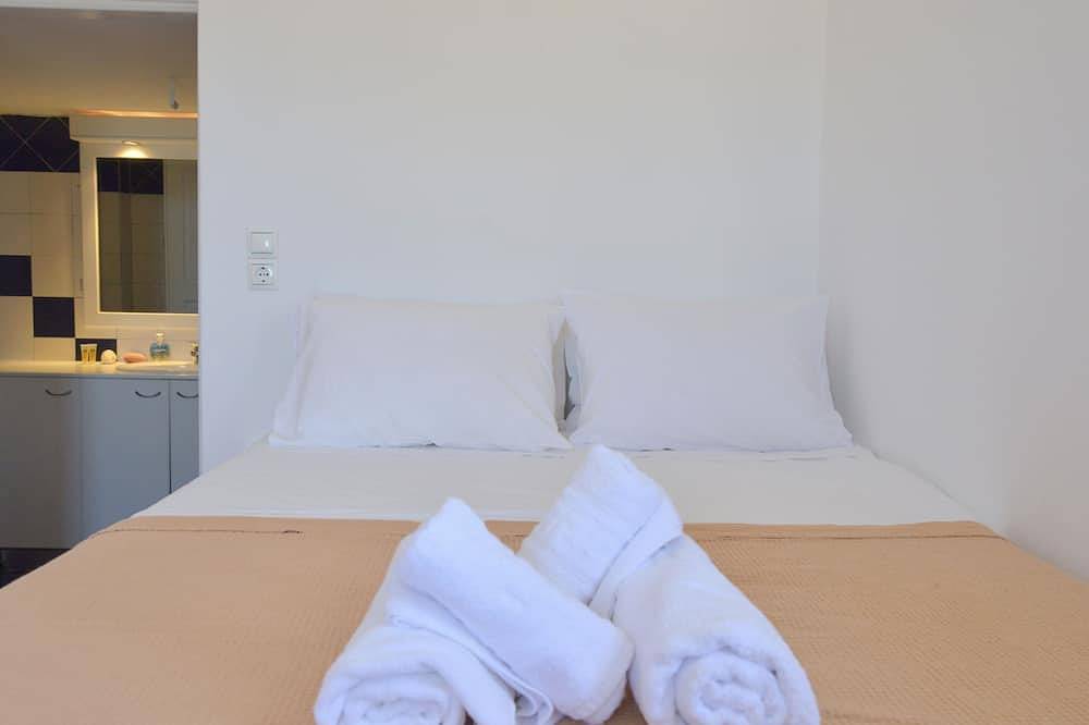 Ccladic villa with fantastic sea view in Pollonia, Milos