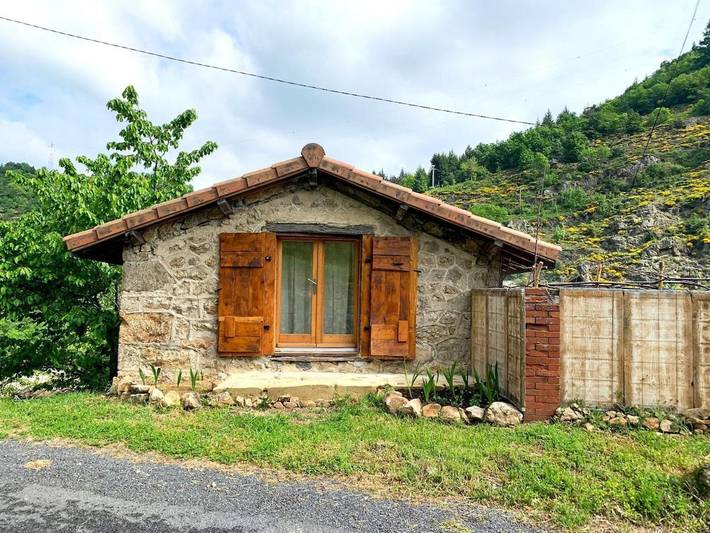Gîte pour 2 personnes, avec vue et terrasse à Saint-Barthélemy-le-Meil