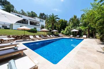 Villa for 16 People in Valbonne, Cannes region, Photo 3